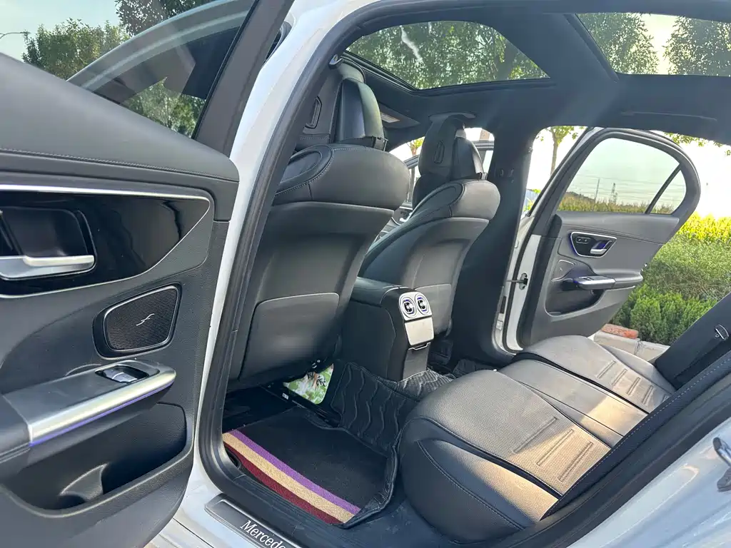 Mercedes-Benz C-Class 2023 — фото 29