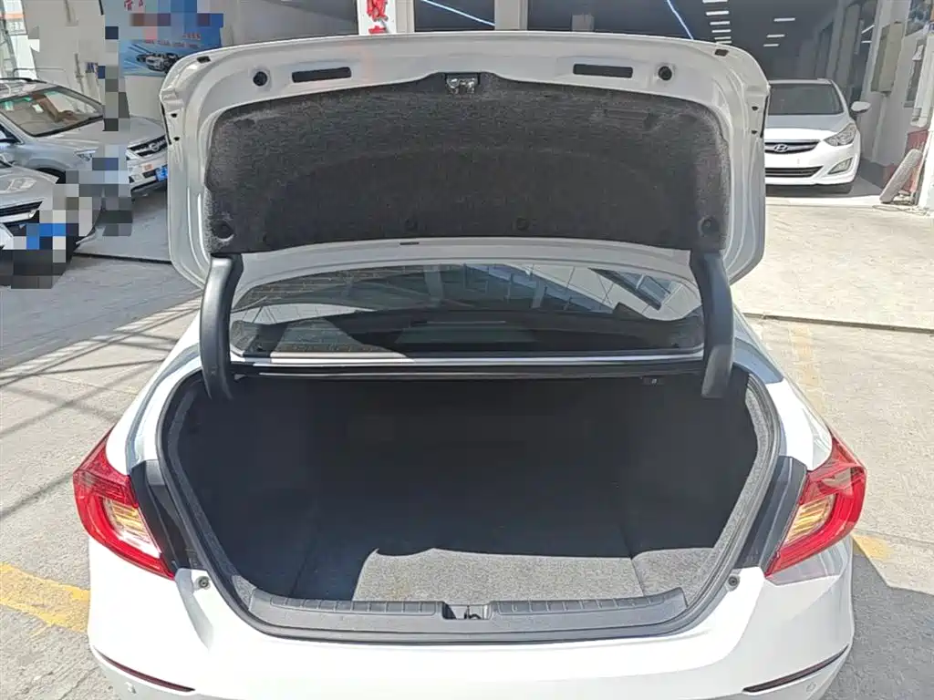Honda Accord 2021 — фото 19