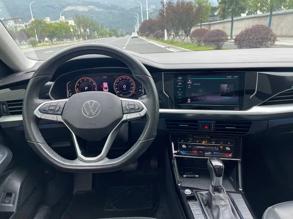 Volkswagen Passat 2022
