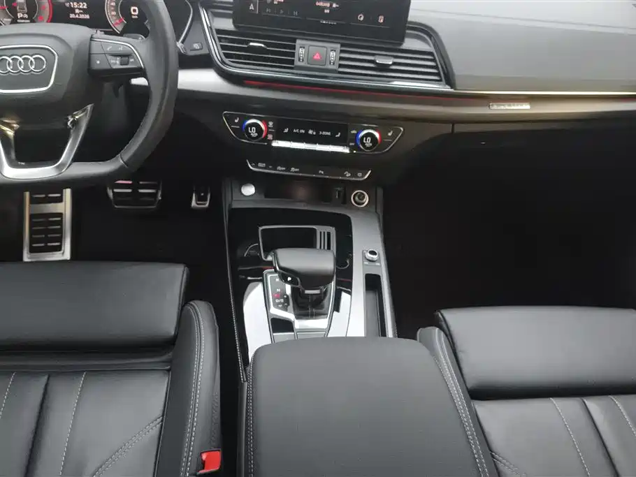 Audi Q5L 2023 — фото 16