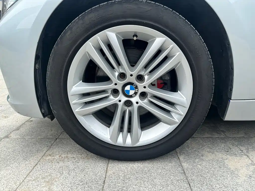 BMW 3 Series 2018 — фото 15