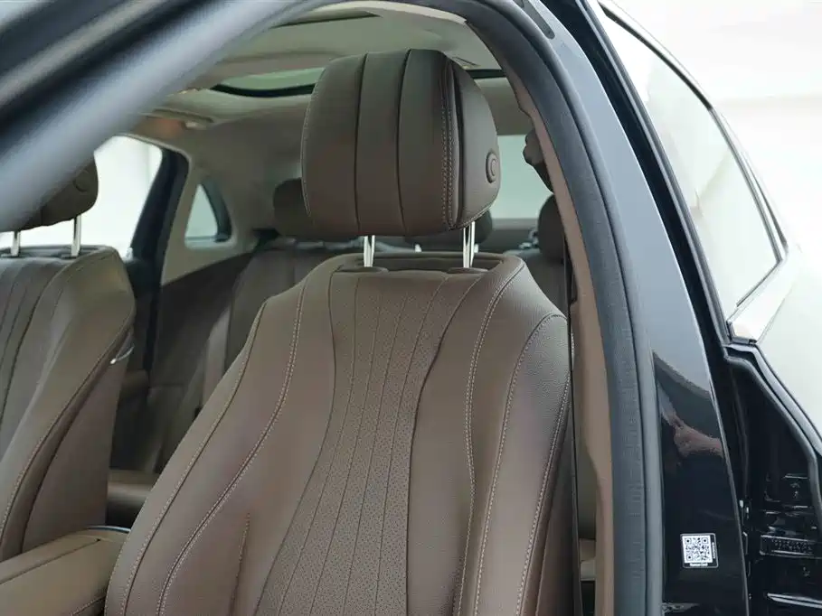 Mercedes-Benz E-Class 2023 — фото 12