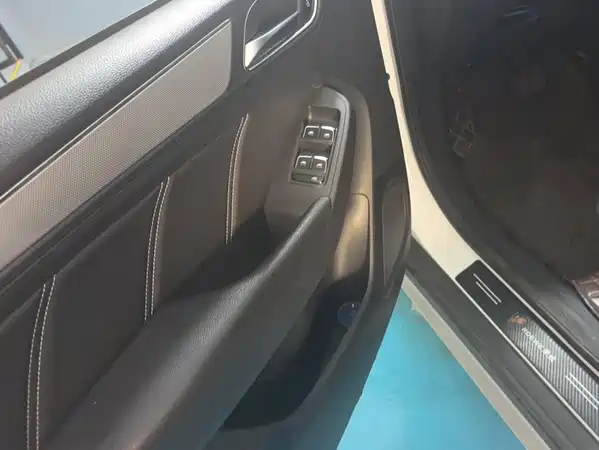 Roewe RX5 2020