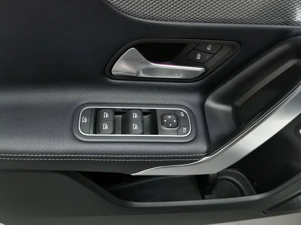 Mercedes-Benz A-Class 2021 — фото 9