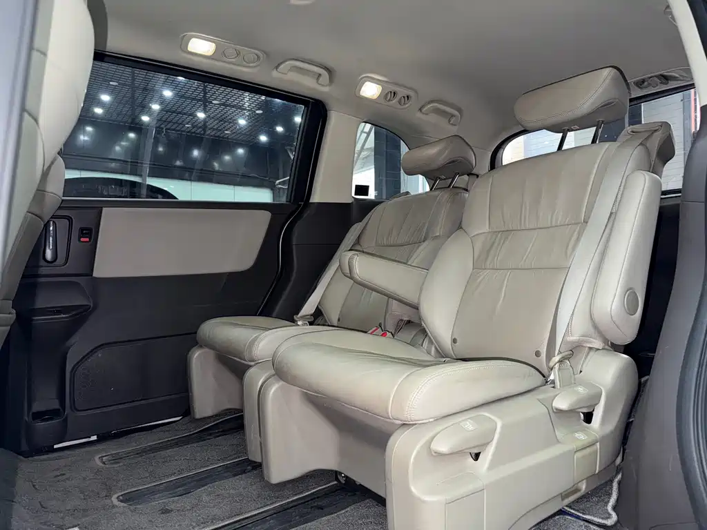 Honda Odyssey 2017 — фото 16