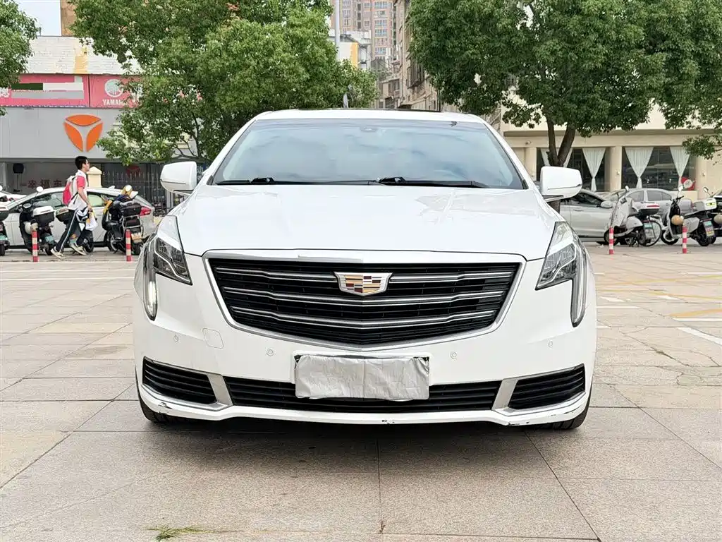 Cadillac XTS 2018 — фото 2