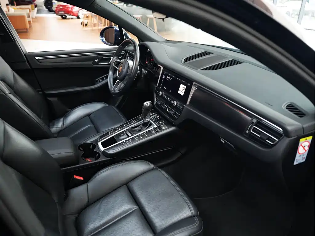 Porsche Macan 2020 — фото 12