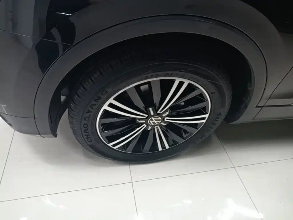 Volkswagen Tiguan L 2021 — фото 23