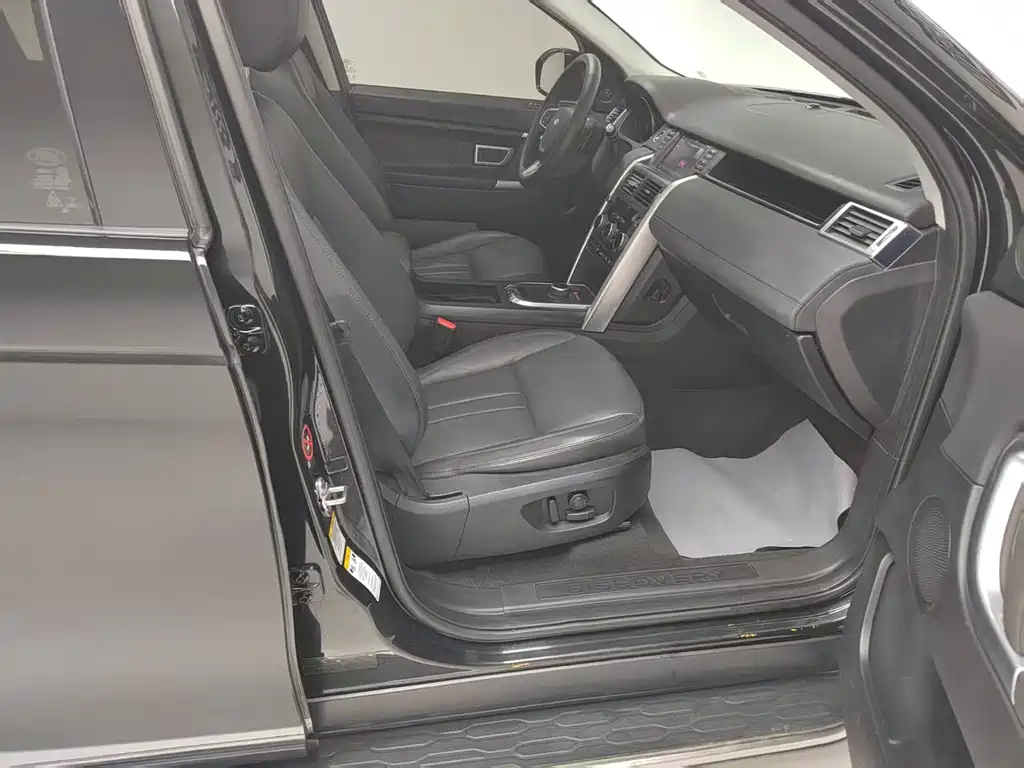 Land Rover Discovery Sport 2018 — фото 11