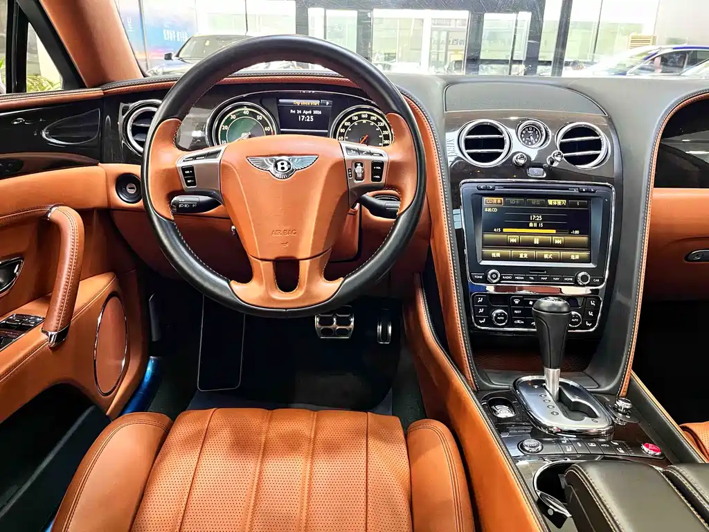 Bentley Flying Spur 2015 — фото 11