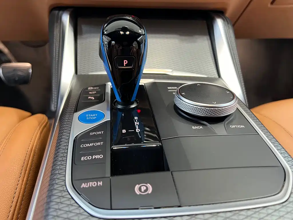 BMW i4 2023 — фото 8