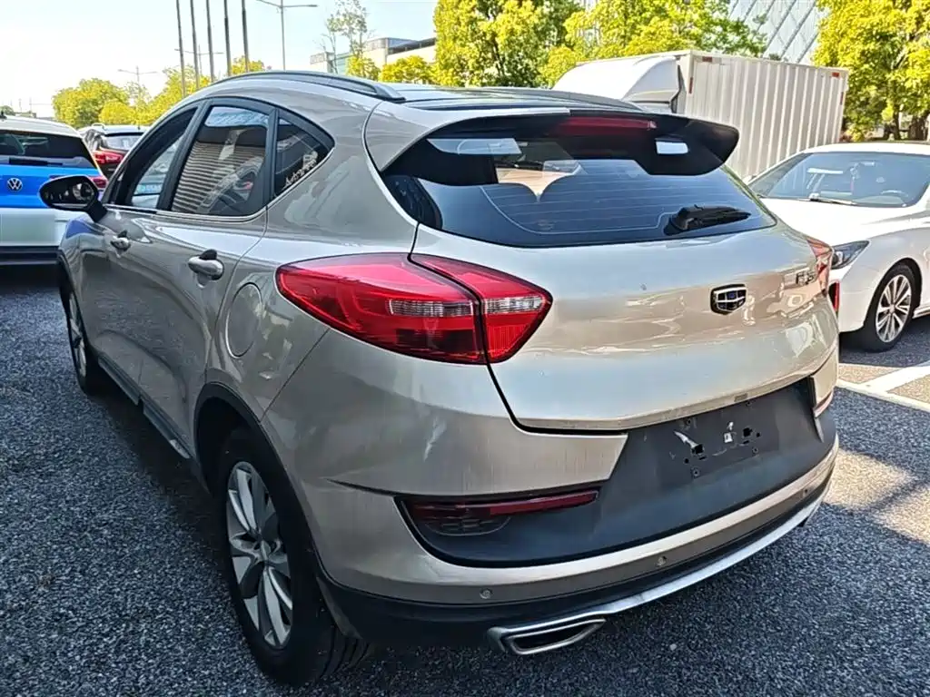 Geely Emgrand GS 2018 — фото 5