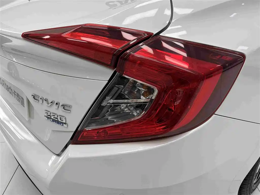 Honda Civic 2019 — фото 17