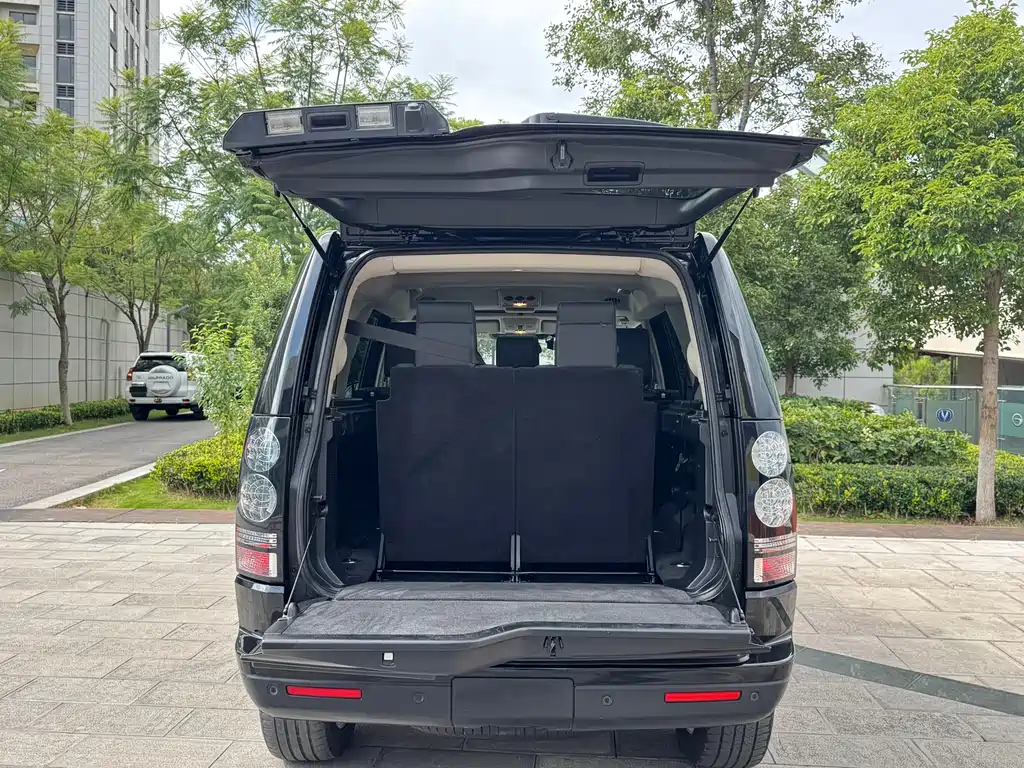 Land Rover Discovery 2015 — фото 19
