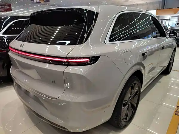 Li Auto L6 2024