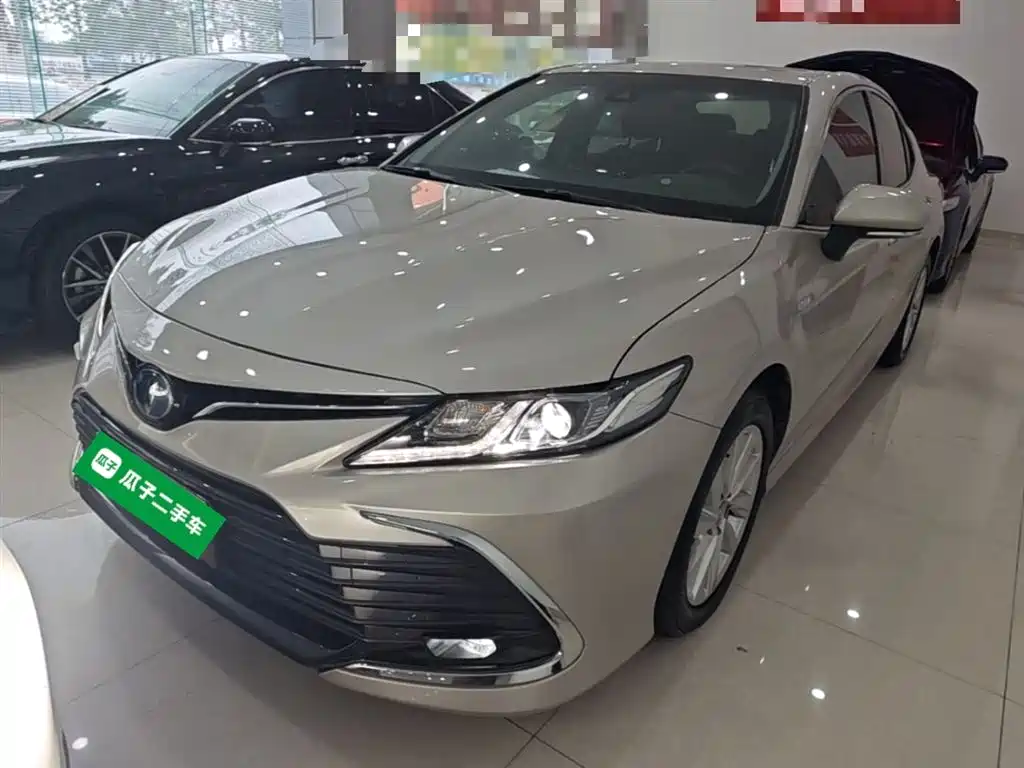 Toyota Camry 2021 — фото 2