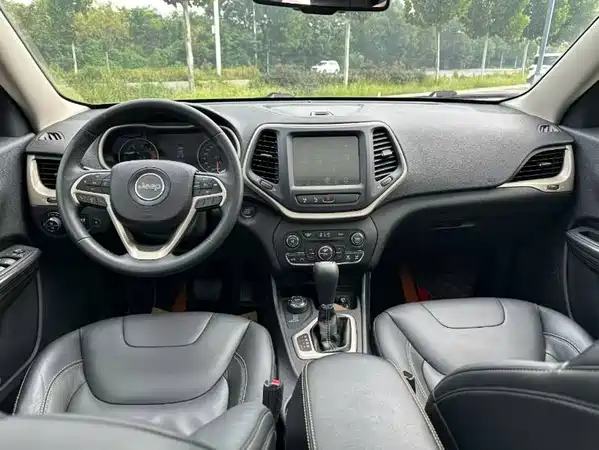 Jeep Cherokee 2016