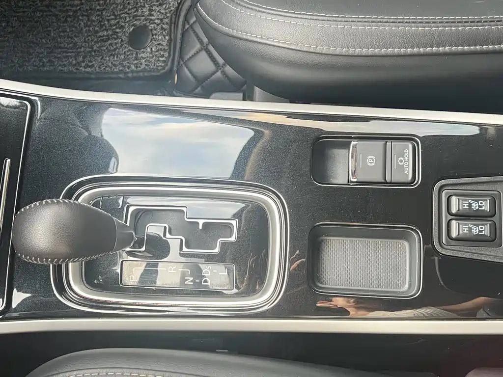Mitsubishi Outlander 2020 — фото 11