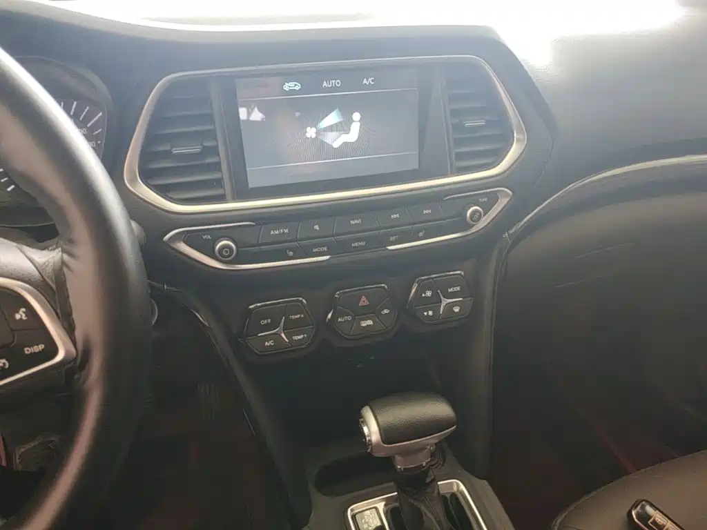 GAC Motor Trumpchi GS4 2017 — фото 13