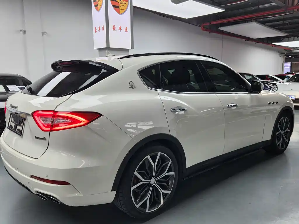 Maserati Levante 2021 — фото 14