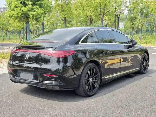 Mercedes-Benz EQE 2024