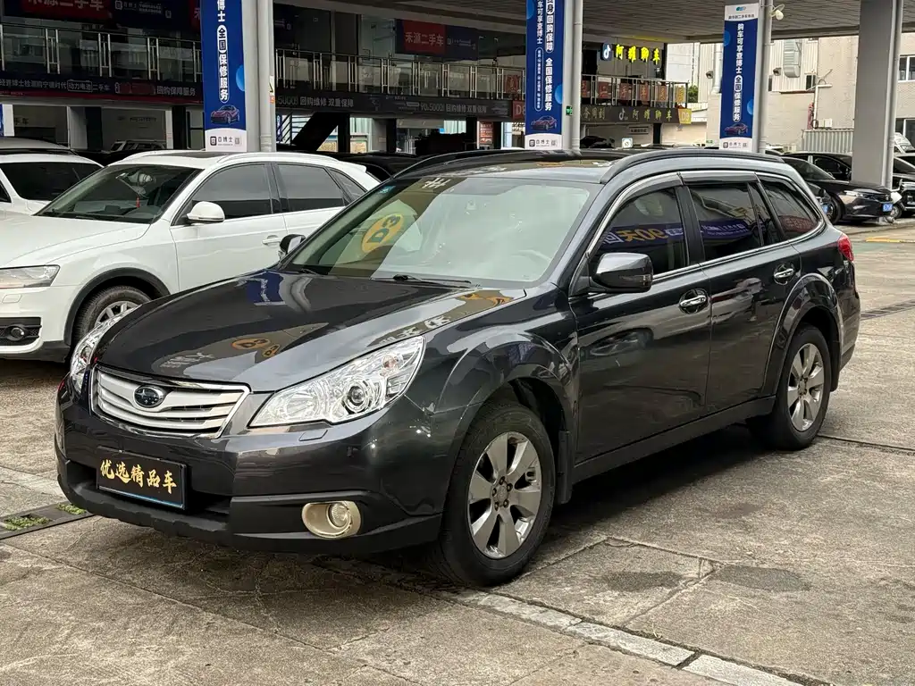 Subaru Outback 2011 — фото 1