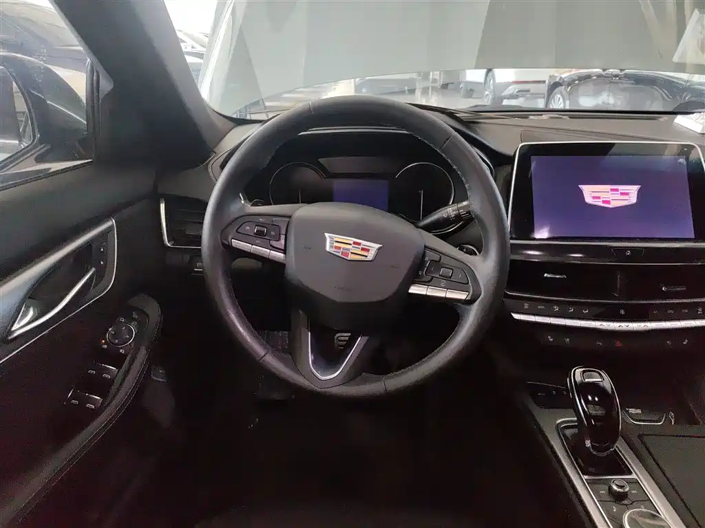 Cadillac CT5 2022 — фото 11