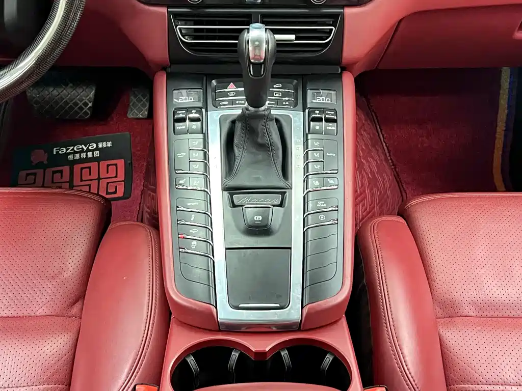 Porsche Macan 2015 — фото 29