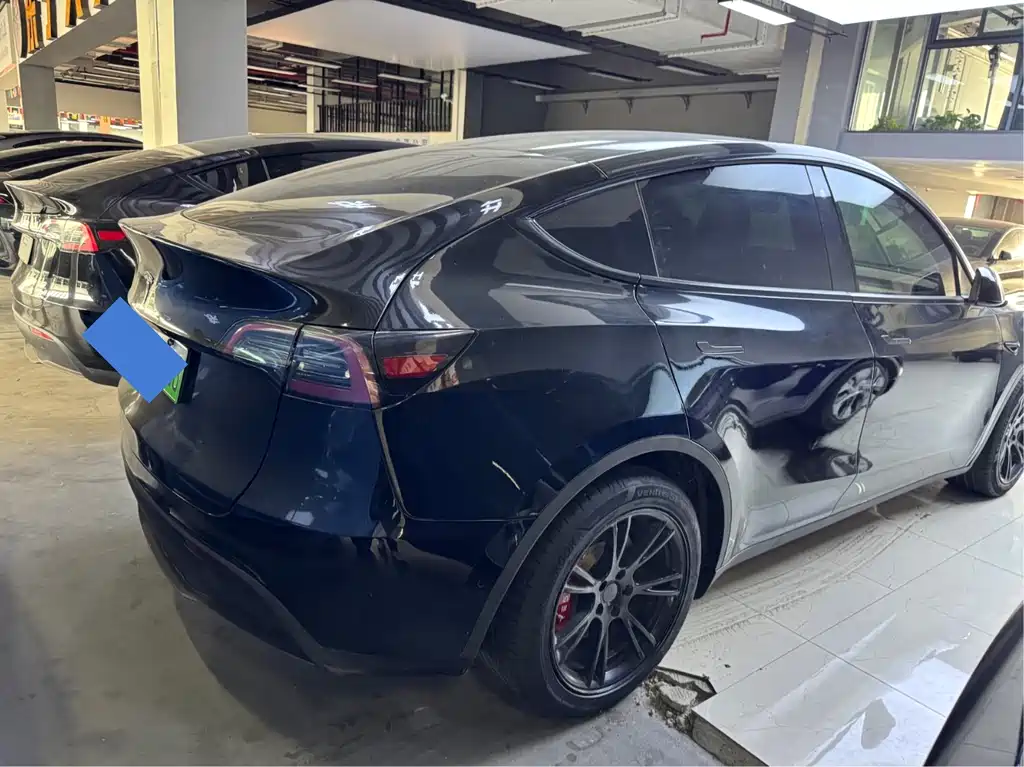 Tesla Model Y 2023 — фото 14