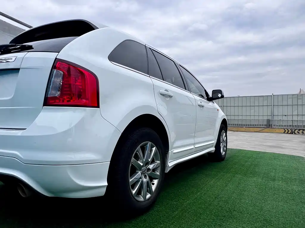 Ford Edge 2015 — фото 8