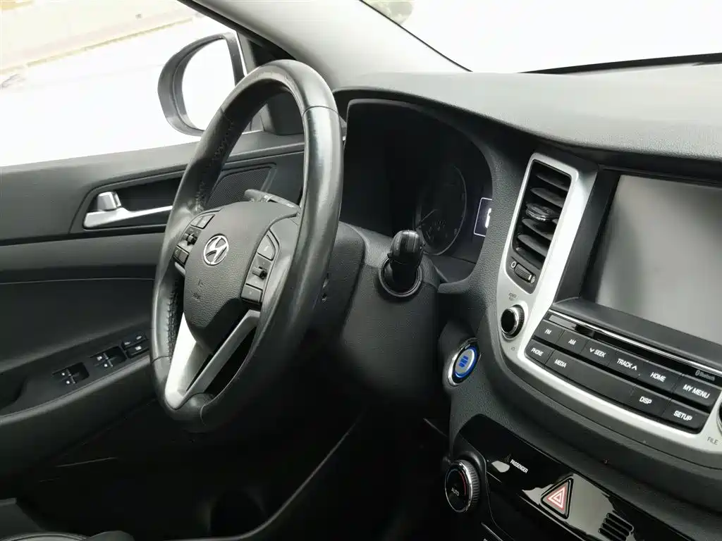 Hyundai Tucson 2018 — фото 22