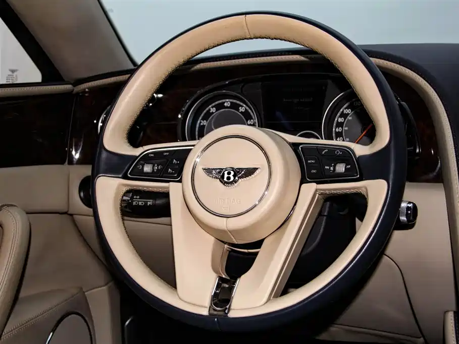 Bentley Flying Spur 2016 — фото 24