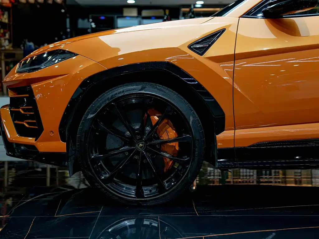 Lamborghini Urus 2021 — фото 11