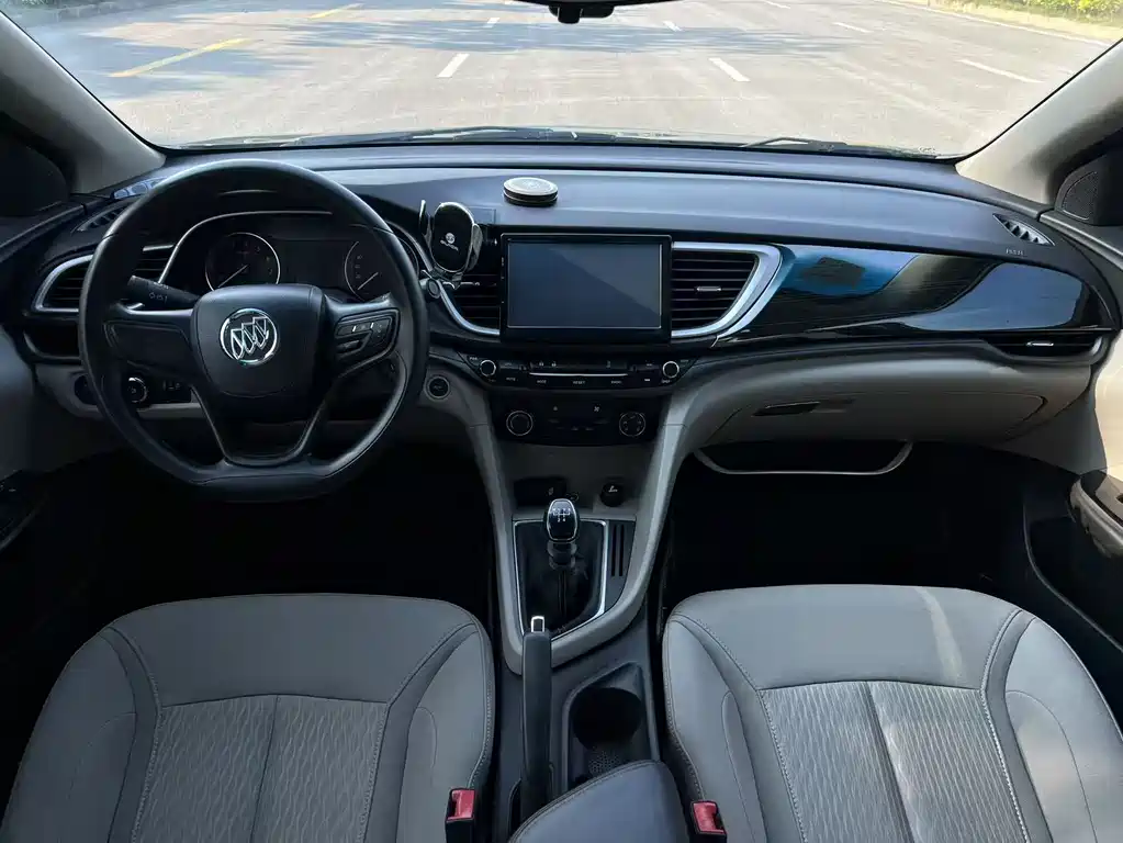Buick Excelle 2015 — фото 11