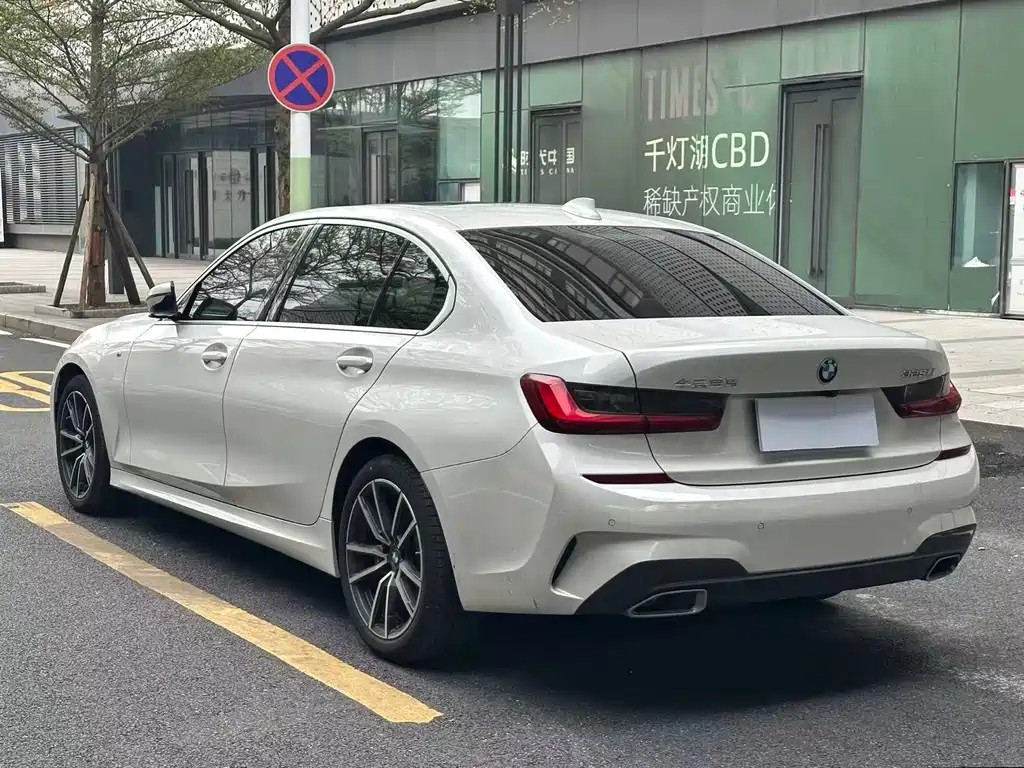 BMW 3 Series 2022 — фото 16