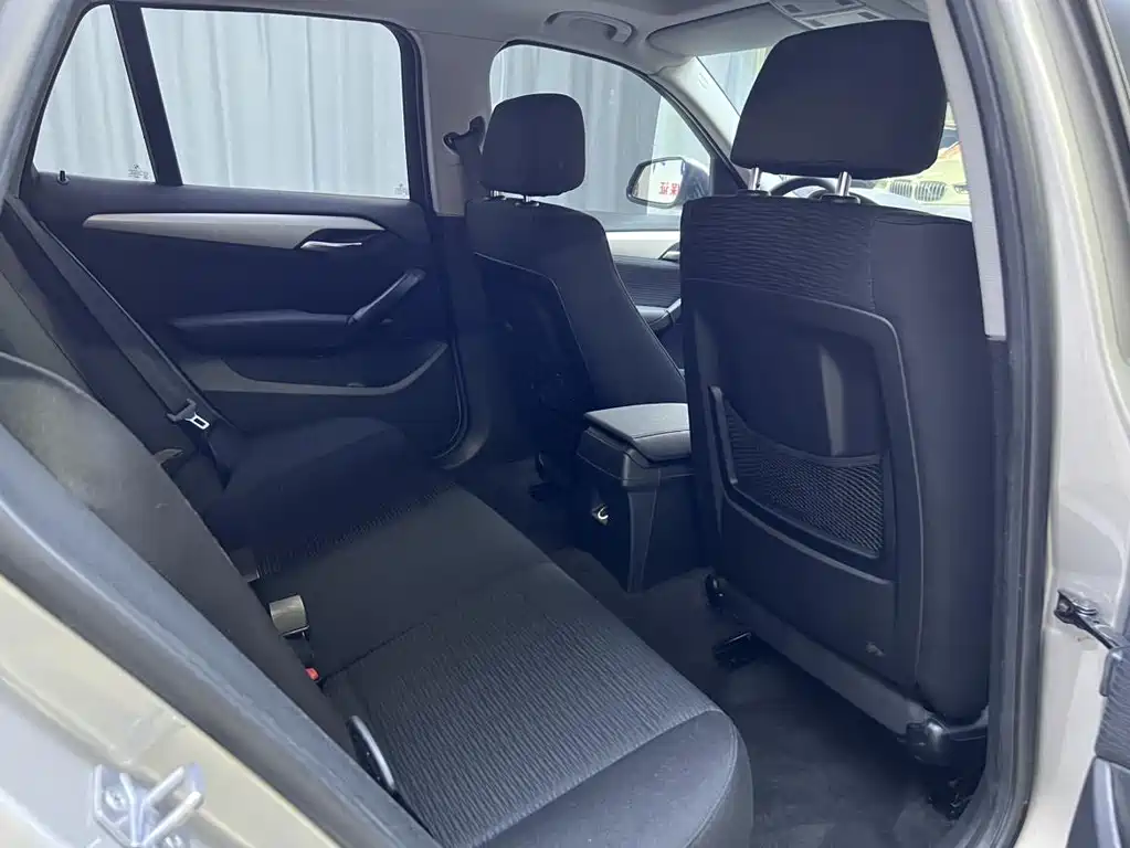 BMW X1 2014 — фото 15