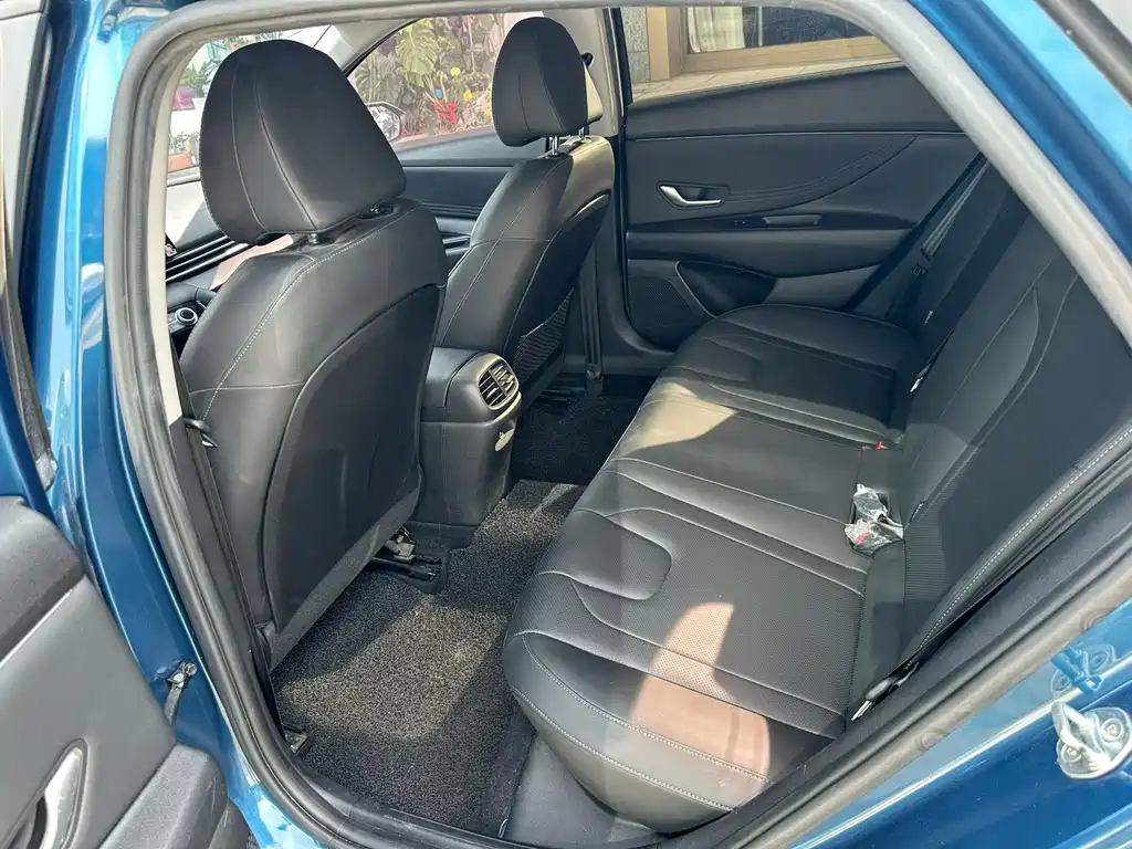 Hyundai Elantra 2022