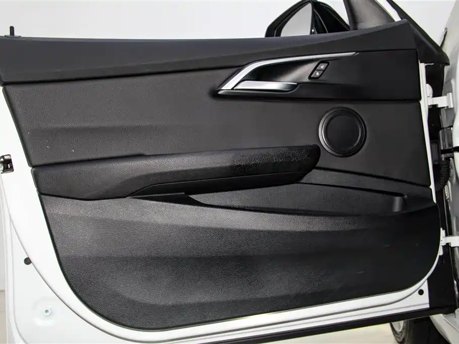 BMW 1 Series 2019 — фото 16