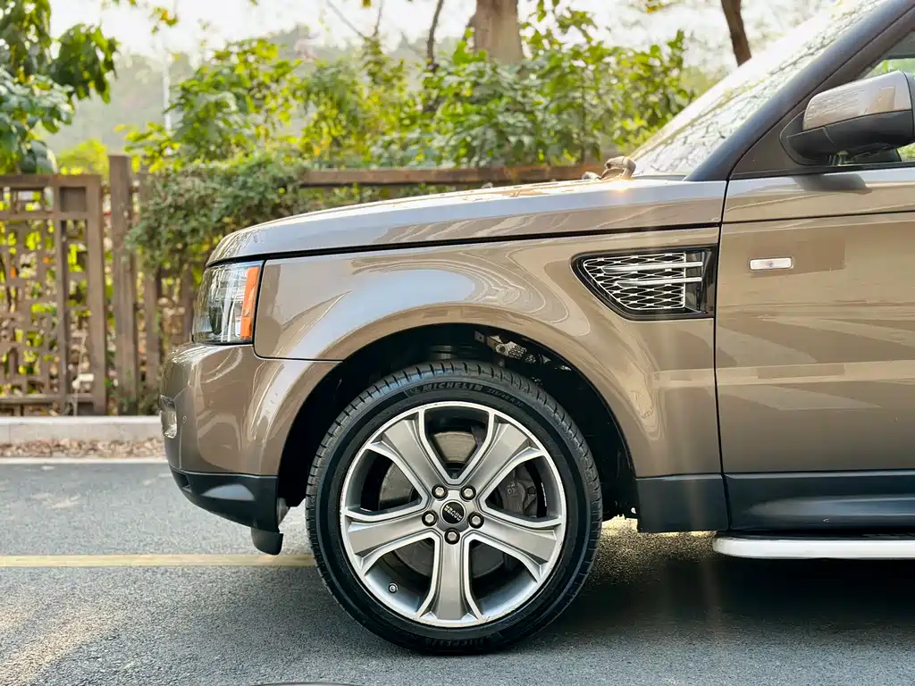 Land Rover Sport 2012 — фото 12