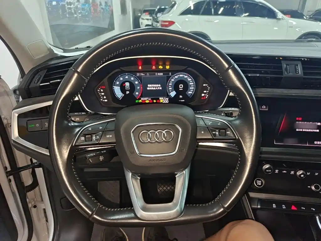 Audi Q3 2022 — фото 11