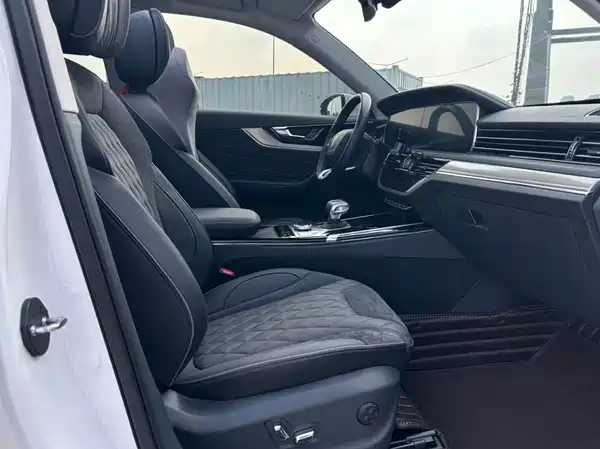 Hongqi HS5 2020