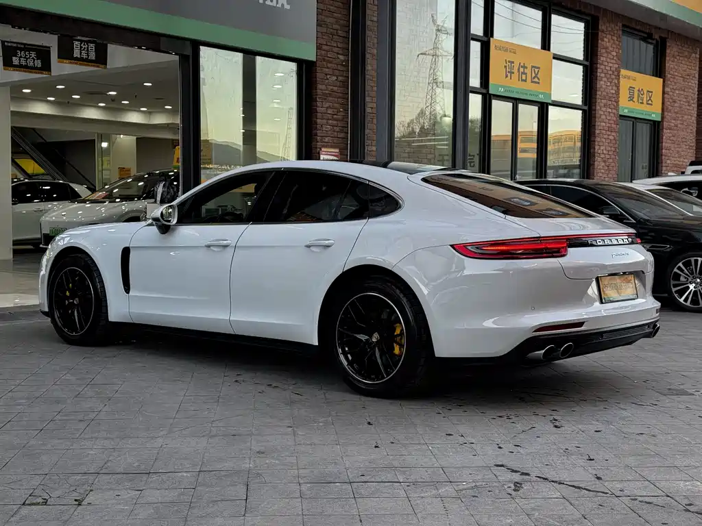 Porsche Panamera 2018 — фото 6