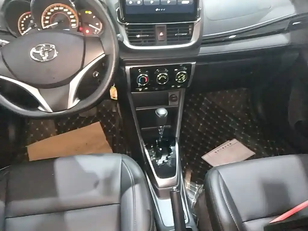 Toyota Yaris L 2021 — фото 14