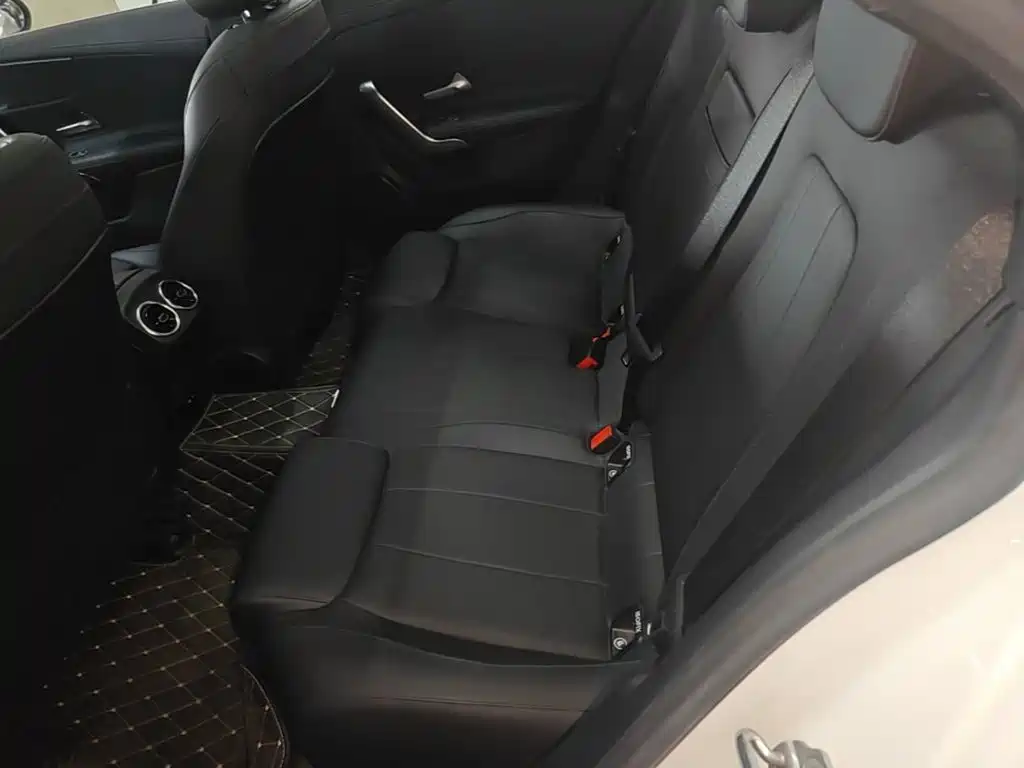 Mercedes-Benz A-Class 2021 — фото 17