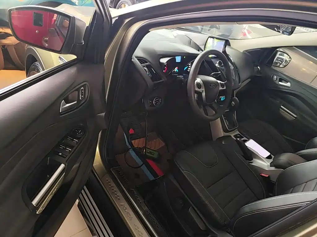 Ford Kuga 2015 — фото 16