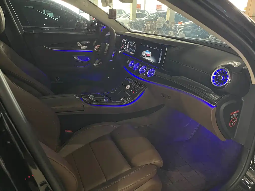Mercedes-Benz E-Class 2019 — фото 13