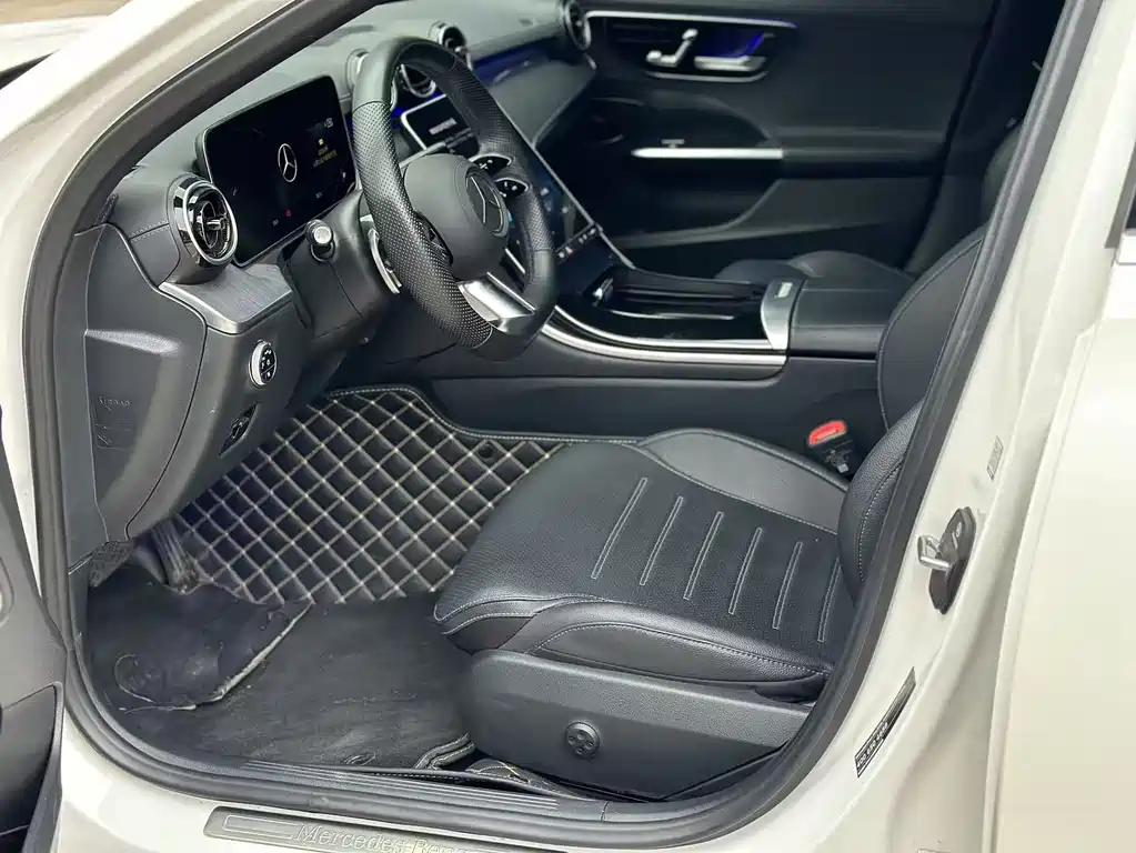 Mercedes-Benz C-Class 2024