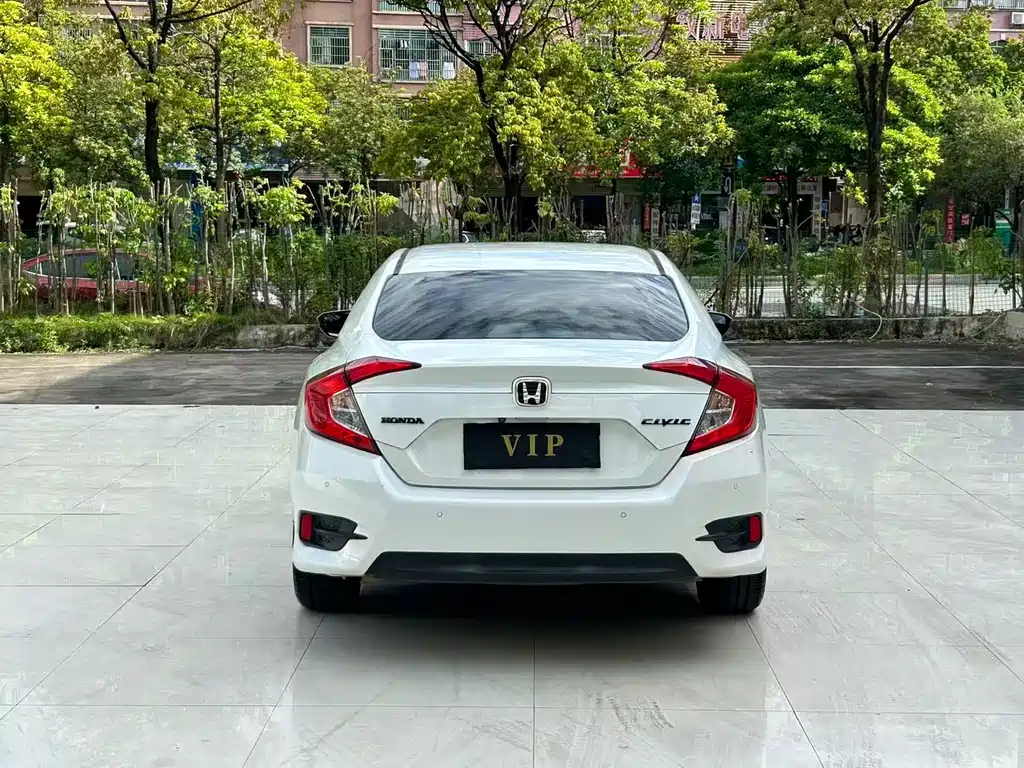 Honda Civic 2017 — фото 8