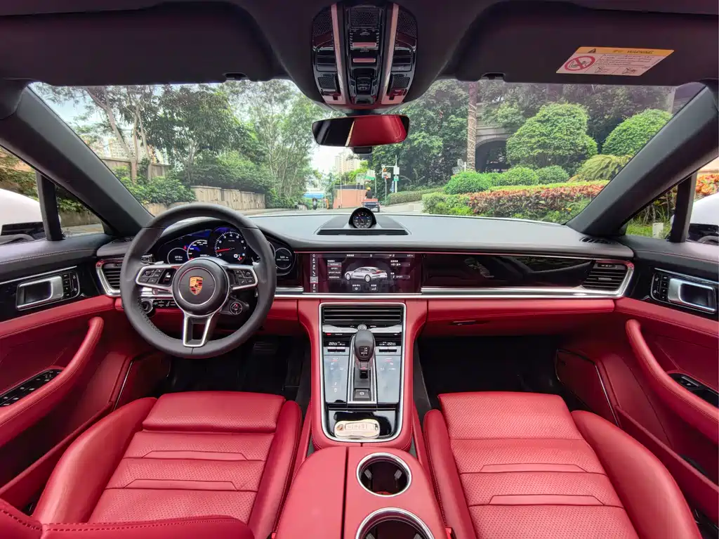 Porsche Panamera 2019 — фото 18