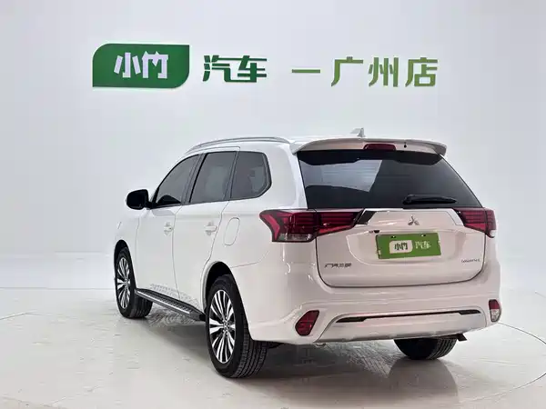 Mitsubishi Outlander 2023